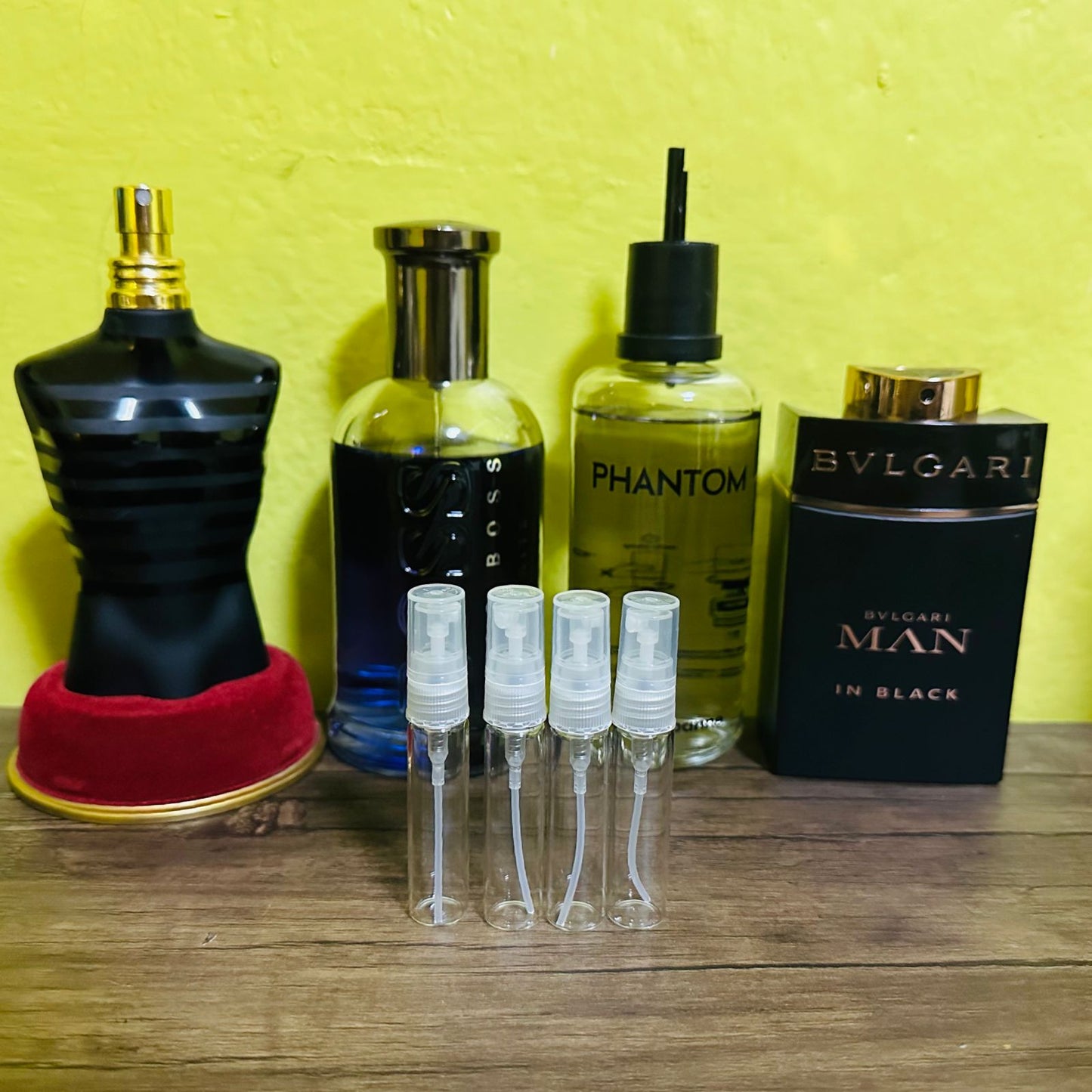 Cuatro muestras de Perfumes Populares Hombre (Phantom+Man in Black+Boss Infinite+Le male le Parfum)