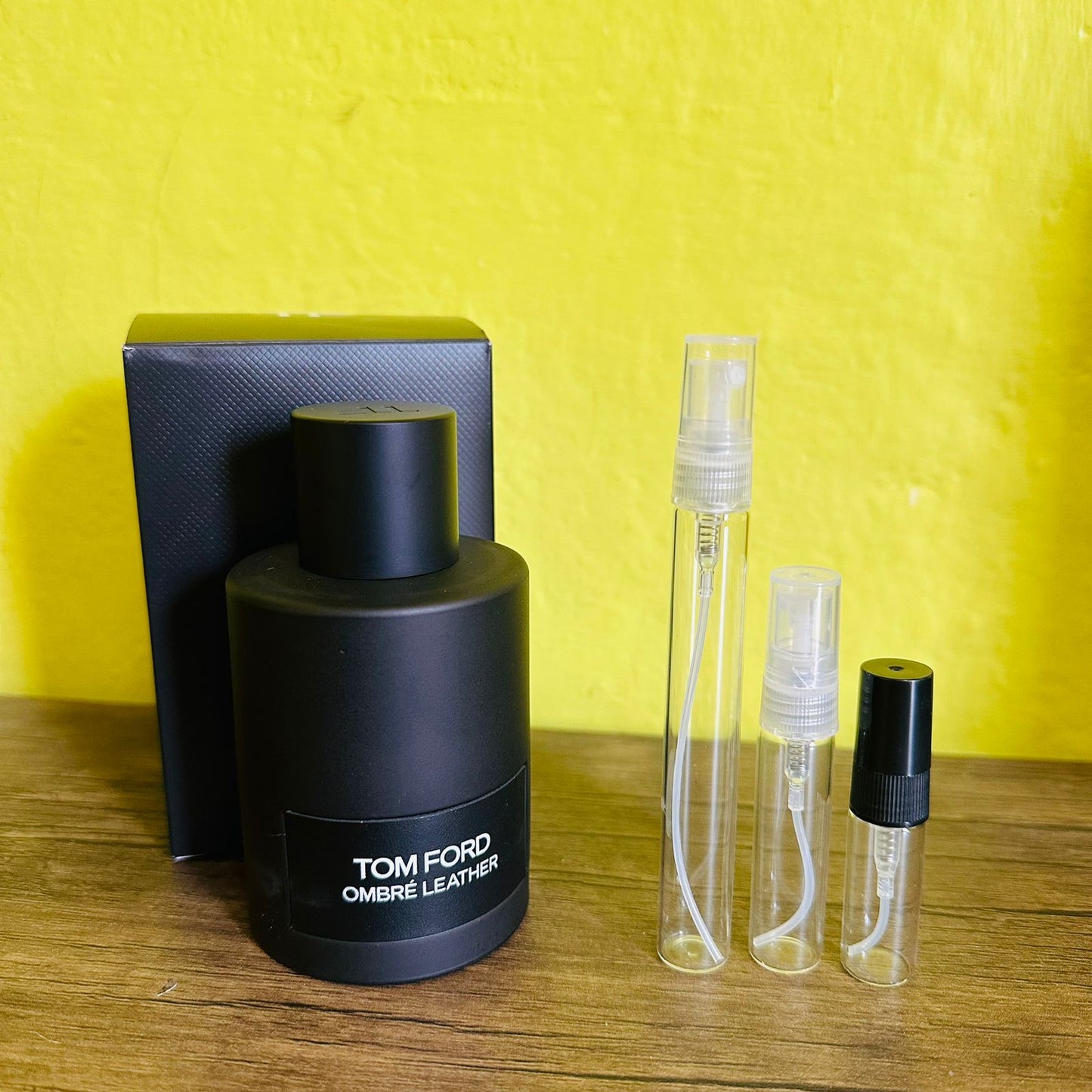 Tom Ford Ombre Leather EDP Decant (muestra) Para Hombre